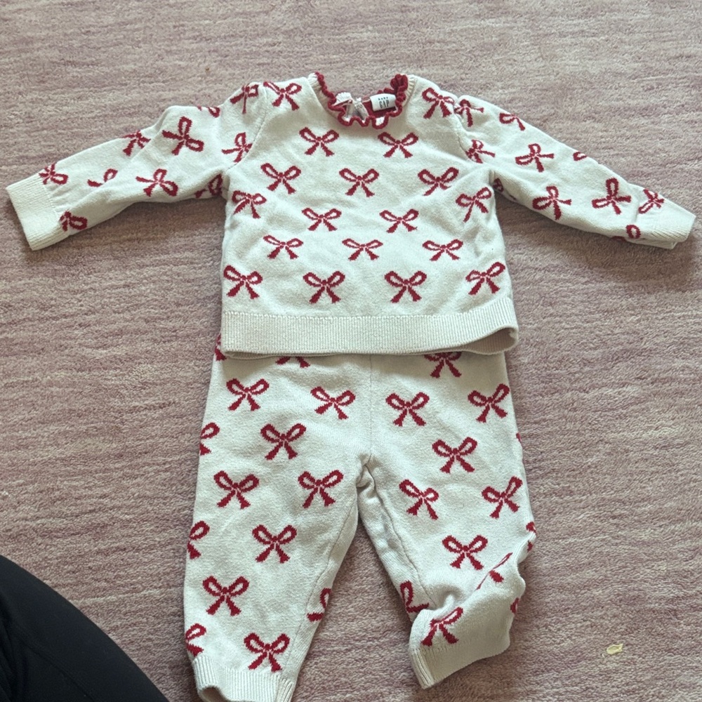GAP Kids sweater and pants Set with Red Bow Design